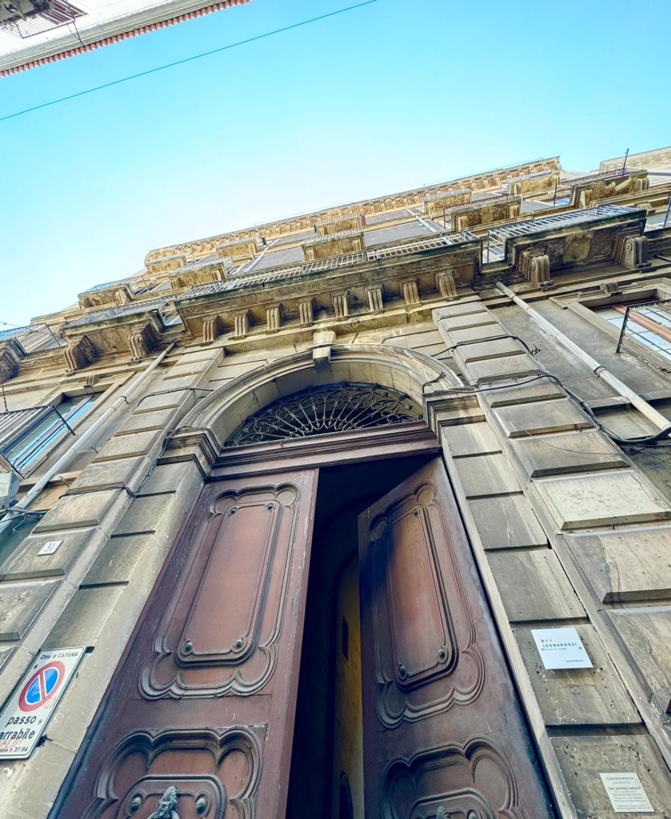 カターニアDuomo Leonardo31 Dimora Di Charmeアパートメント エクステリア 写真